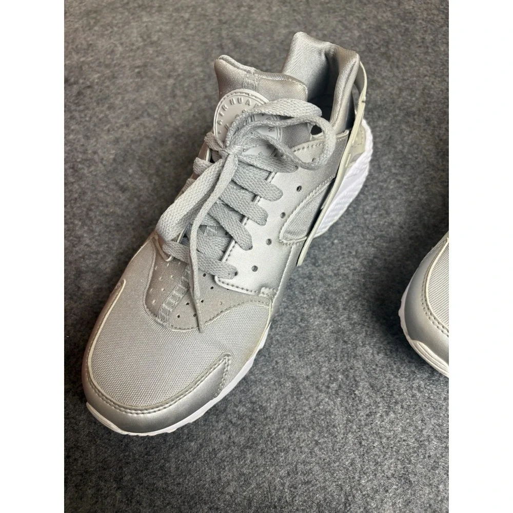 Nike Air Huarache Run PRM Metallic Silver Men's Size 10 704830-008